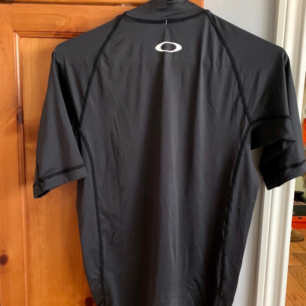Black O’Neill rash guard